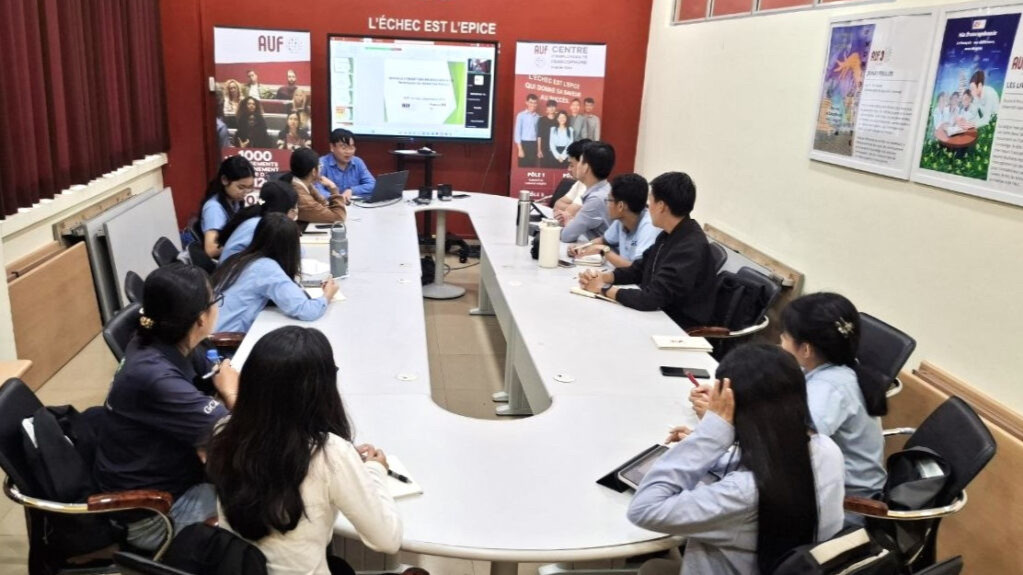 🎓🇰🇭 À Phnom Penh, deux sessions de formation renforcent l'employabilité des étudiants francophones