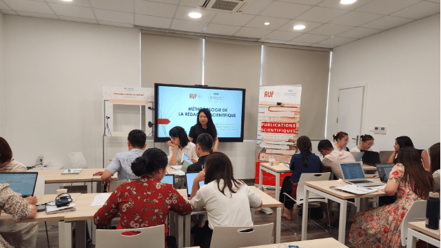 REPORTAGE PHOTO : atelier « Publications scientifiques » à Hanoï